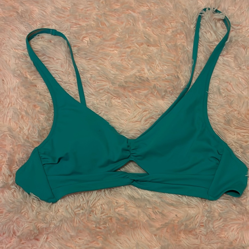 Shade & Shore bikini top.